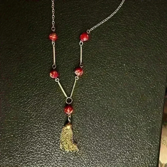 Vintage Sarah Coventry red glass Japanese beaded tassel necklace - Picture 2 of 8
